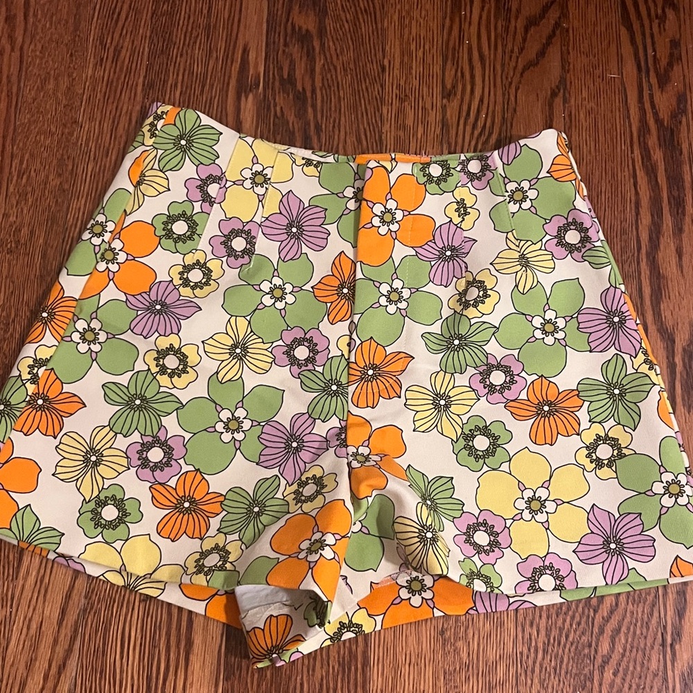 XS Zara Floral Patterned Women's Shorts